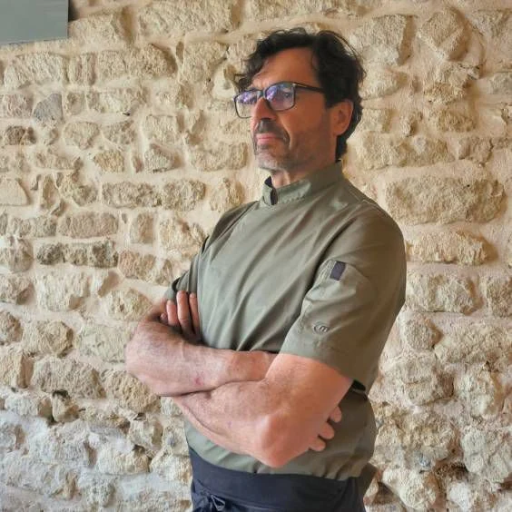 Portrait de Frédéric Delannoy en tenue de chef