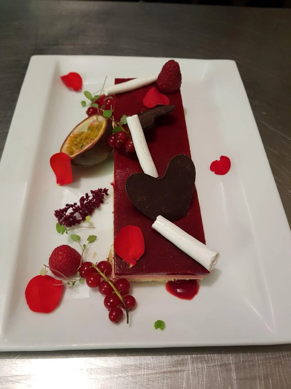 Dessert aux fruits rouges et chocolat